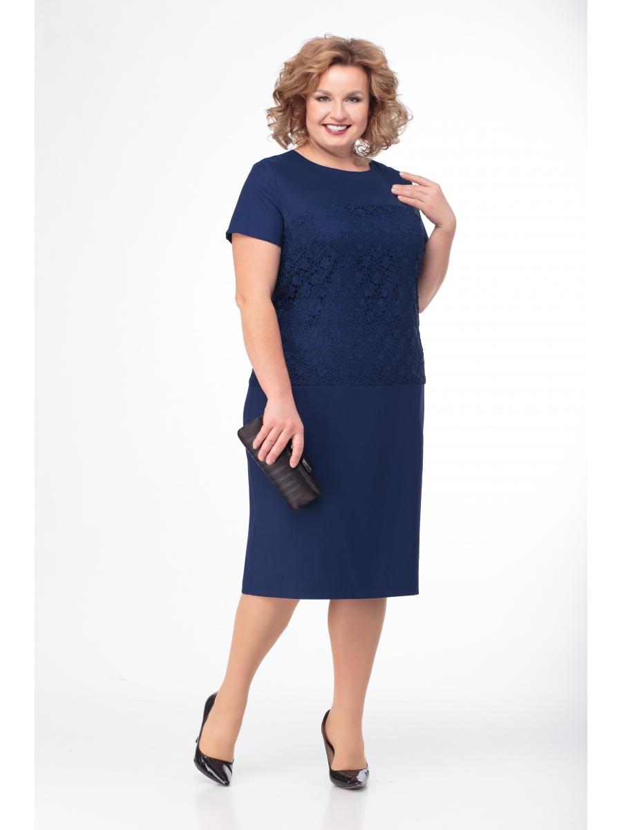 Платье-футляр.